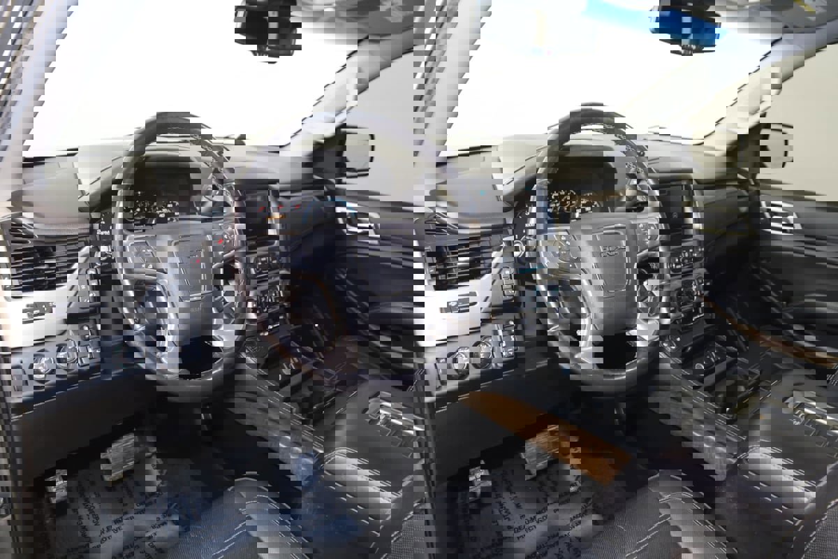 Used 2018 GMC Yukon Denali w/ Open Road Package image 28