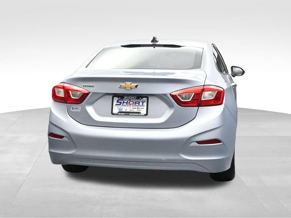 Used 2017 Chevrolet Cruze LS FWD image 4