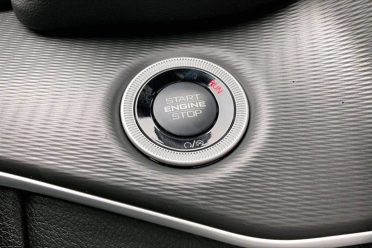 New 2027 Jeep Grand Cherokee Laredo RWD image 16