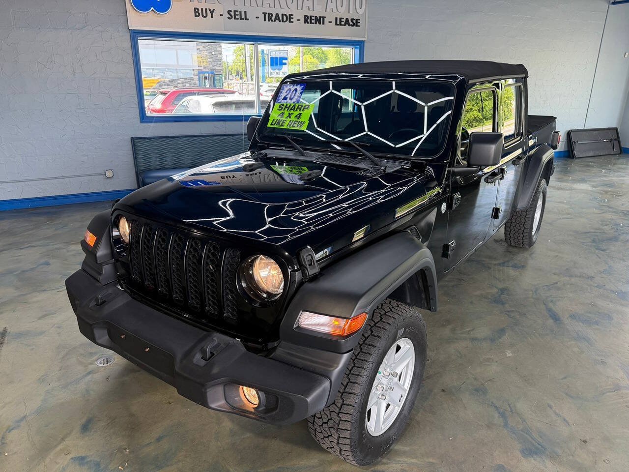 Used 2020 Jeep Gladiator Sport w/ Technology Group AWD/4WD image 4
