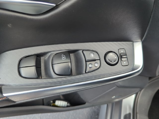 Certified 2022 Nissan Sentra SR w/ SR Premium Package FWD image 31