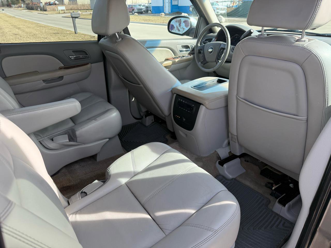Used 2007 Chevrolet Suburban LT w/ LT Preferred Equipment Group image 24