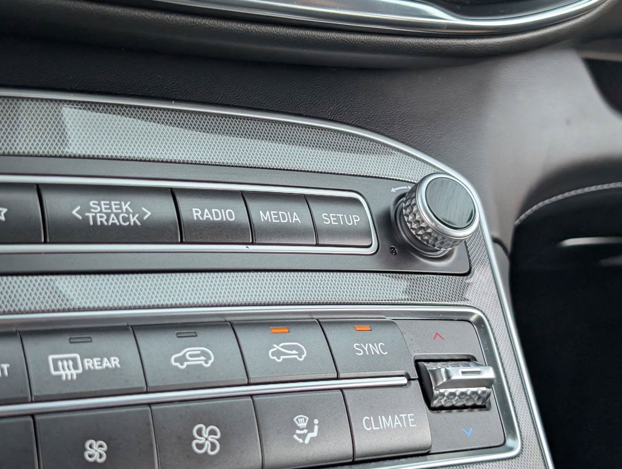 Used 2023 Hyundai Santa Fe Calligraphy AWD/4WD image 16