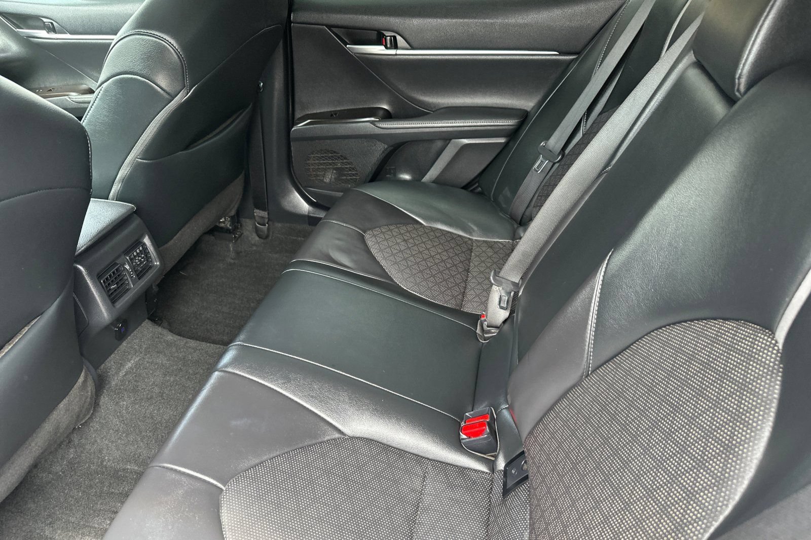 Used 2024 Toyota Camry XSE FWD image 12