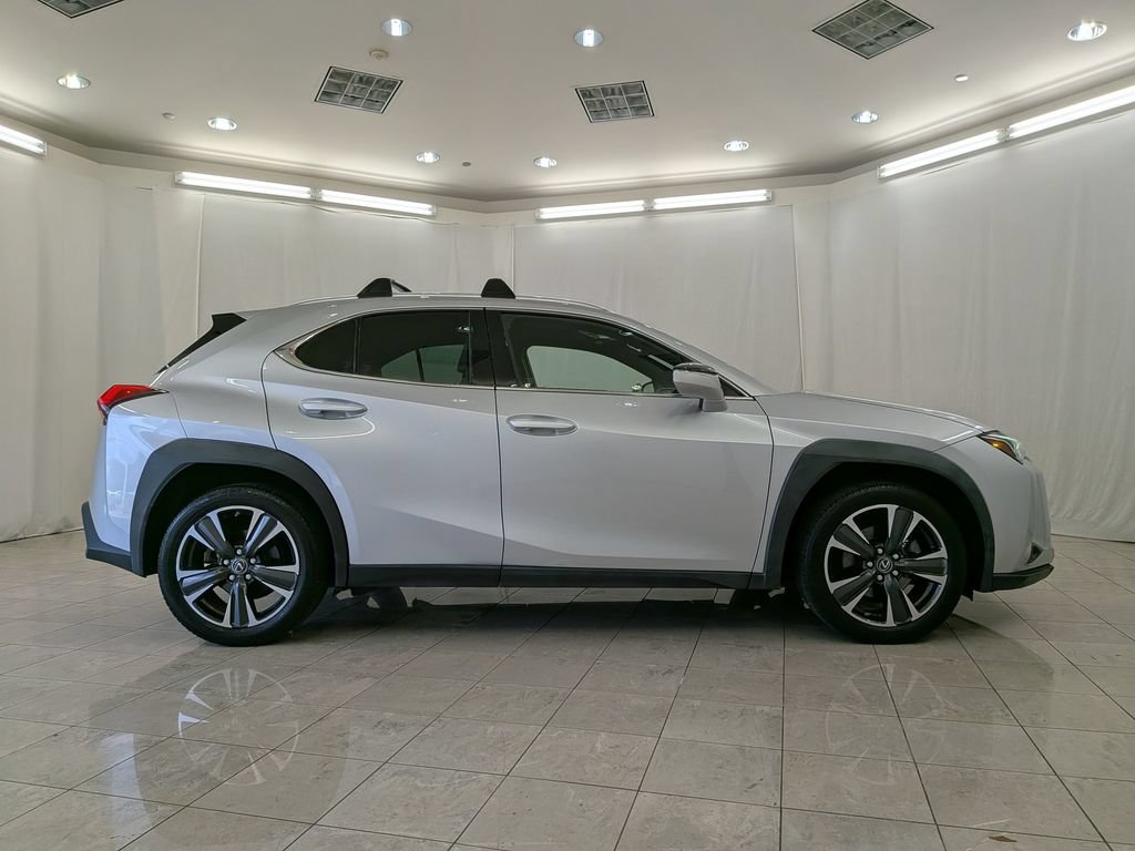 Used 2019 Lexus UX 200 w/ Accessory Package FWD image 11