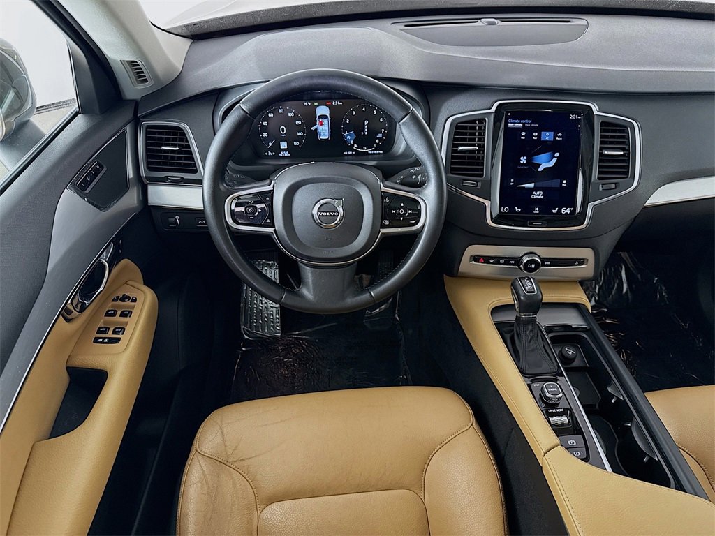 Used 2016 Volvo XC90 T6 Momentum w/ Vision Package image 23