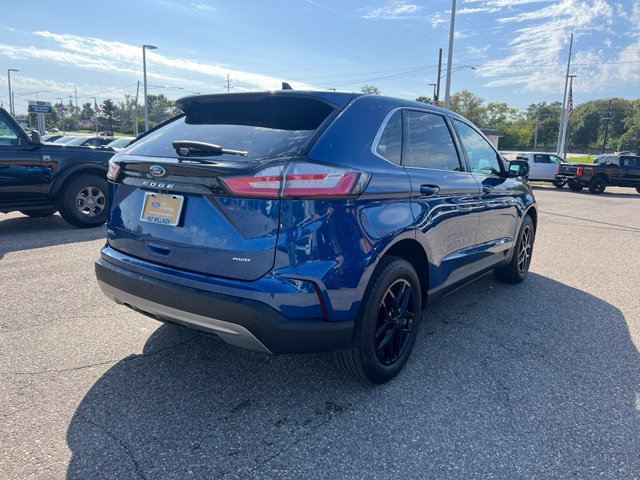 Certified 2024 Ford Edge SEL w/ Convenience Package AWD/4WD image 4