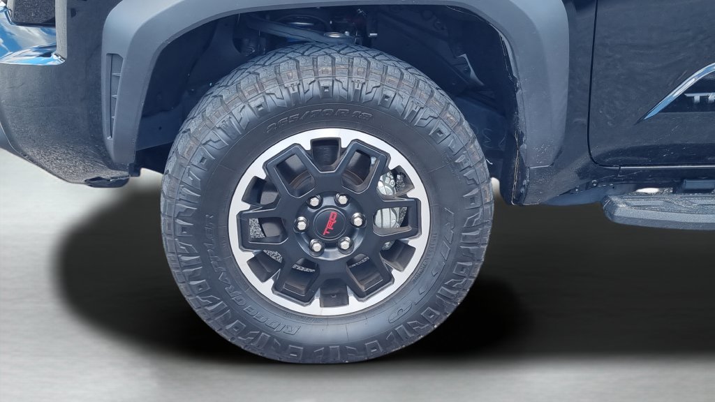 Used 2025 Toyota Tacoma TRD Off-Road AWD/4WD image 10