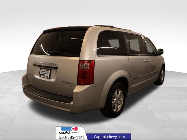Used 2009 Dodge Grand Caravan SXT FWD image 2