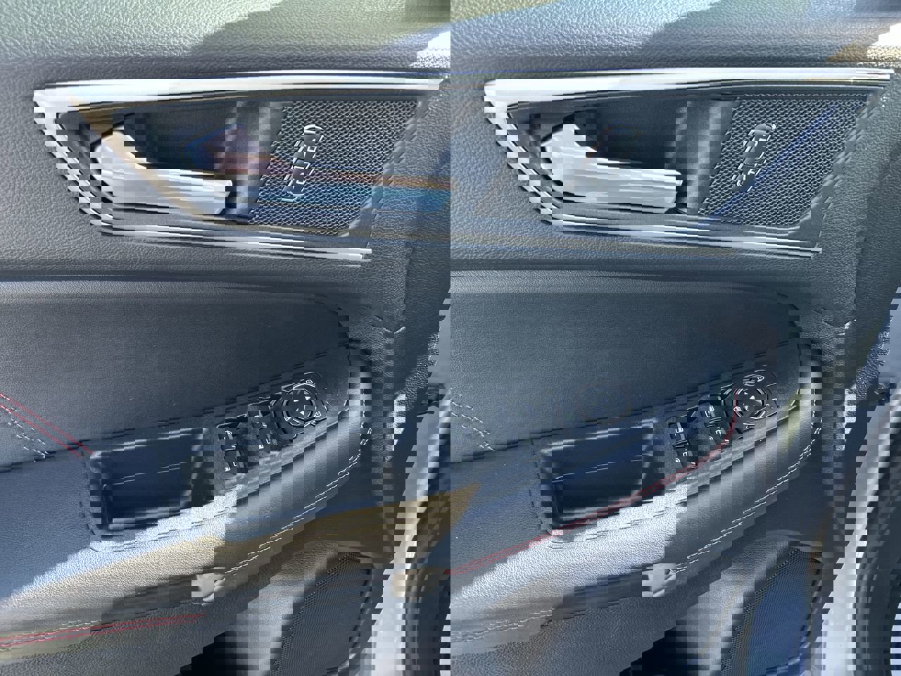 Used 2021 Ford Edge ST-Line AWD/4WD image 19