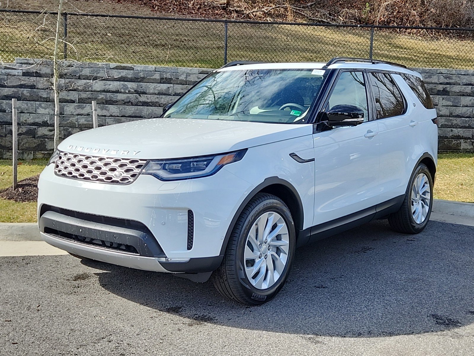 Certified 2025 Land Rover Discovery S