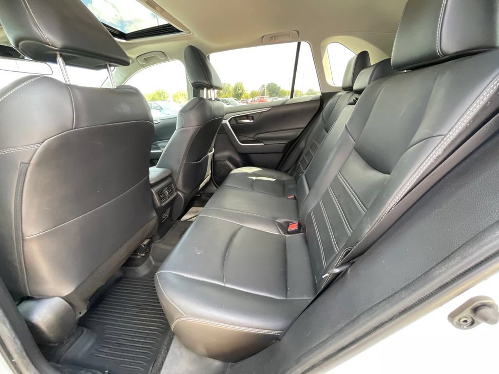 Used 2020 Toyota RAV4 XLE Premium FWD image 21