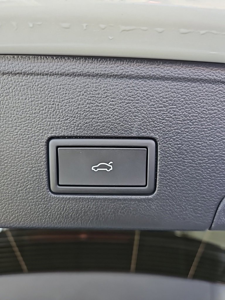 New 2026 Volkswagen Atlas Cross Sport SE image 20