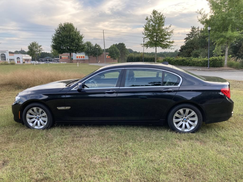 Used 2011 BMW 750Li xDrive AWD/4WD image 9