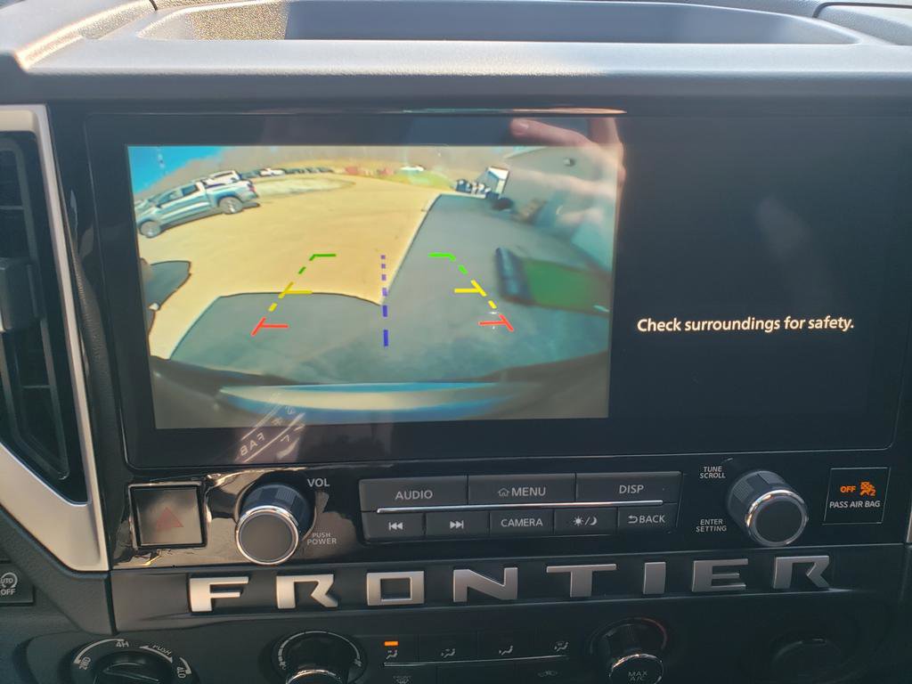 Used 2025 Nissan Frontier SV image 19