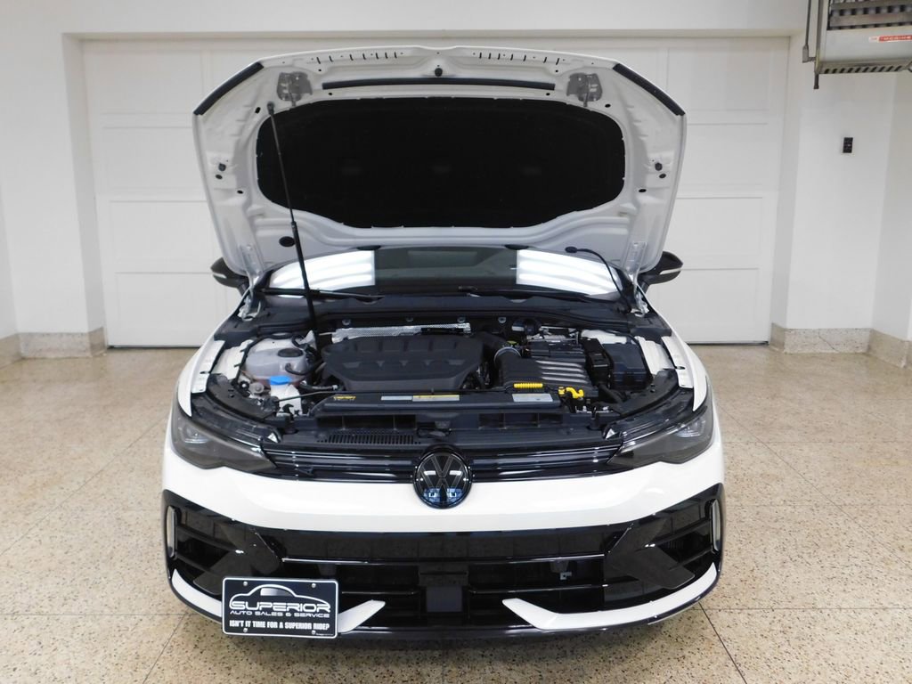 Used 2025 Volkswagen Golf R Black Edition image 15