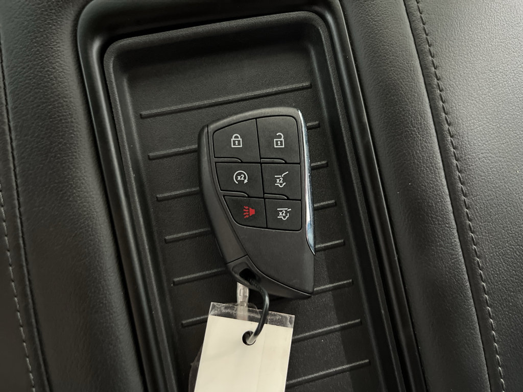 Used 2024 Chevrolet Suburban LT w/ Luxury Package RWD image 31