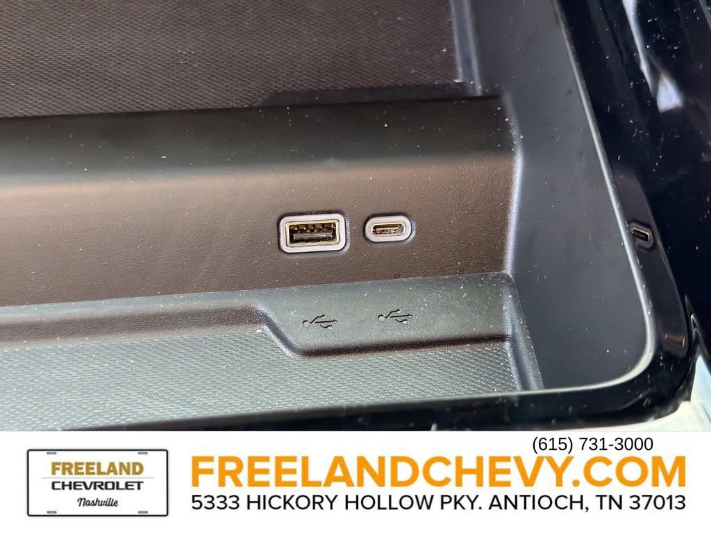 Used 2025 Chevrolet Suburban LS image 32