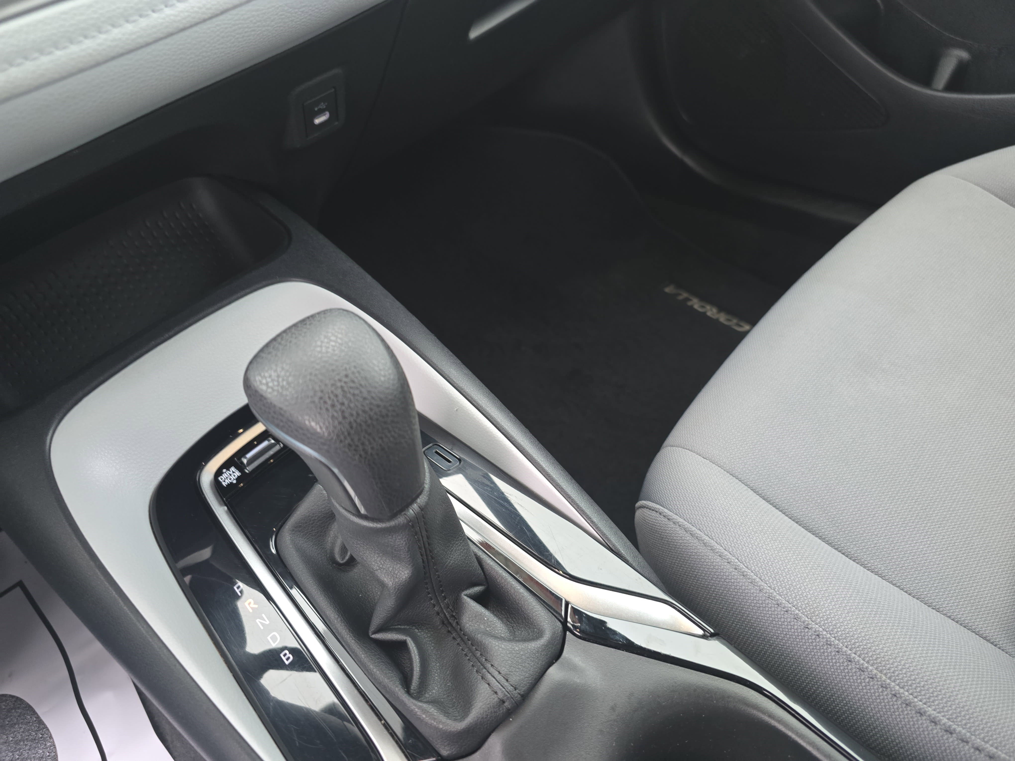 Used 2024 Toyota Corolla SE image 24