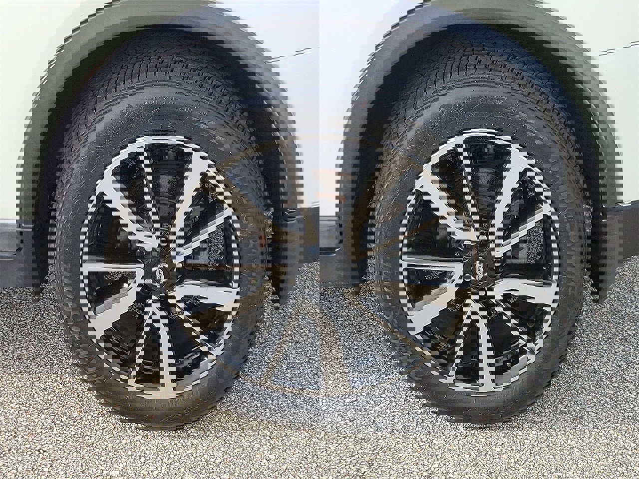 Used 2020 Nissan Rogue SL w/ Premium Package image 5