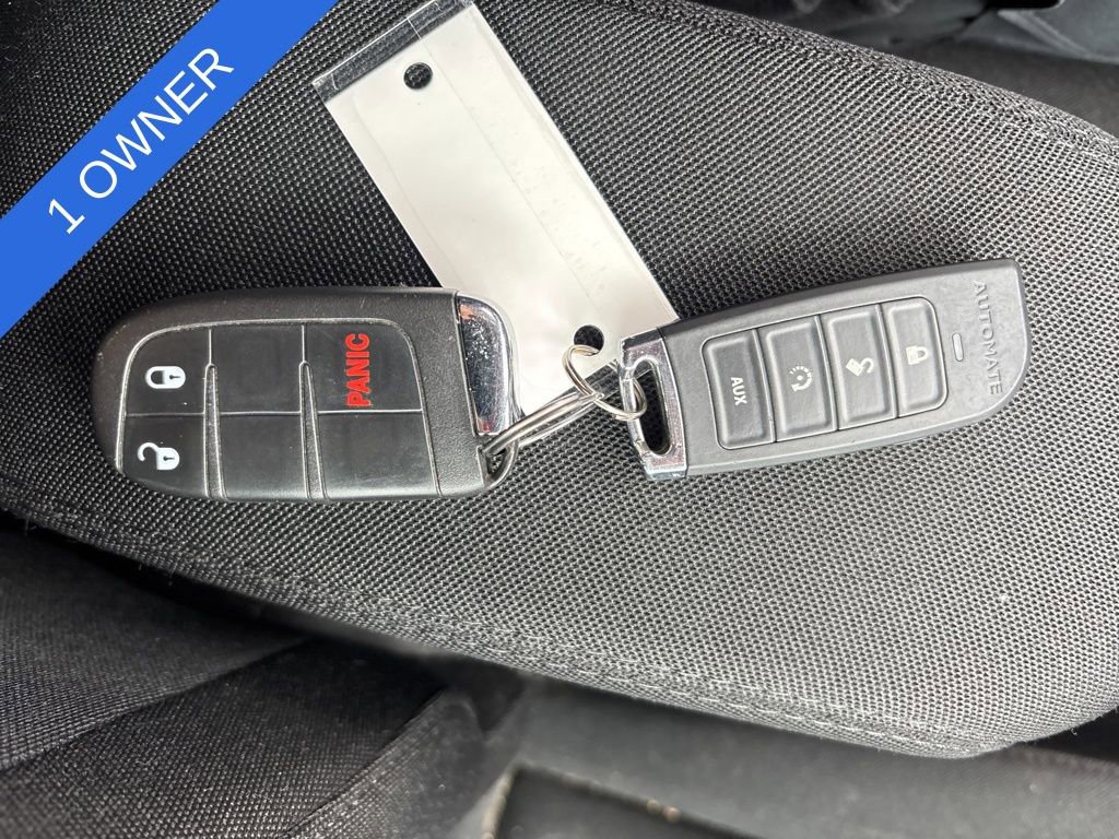 Used 2020 Jeep Renegade Latitude AWD/4WD image 6