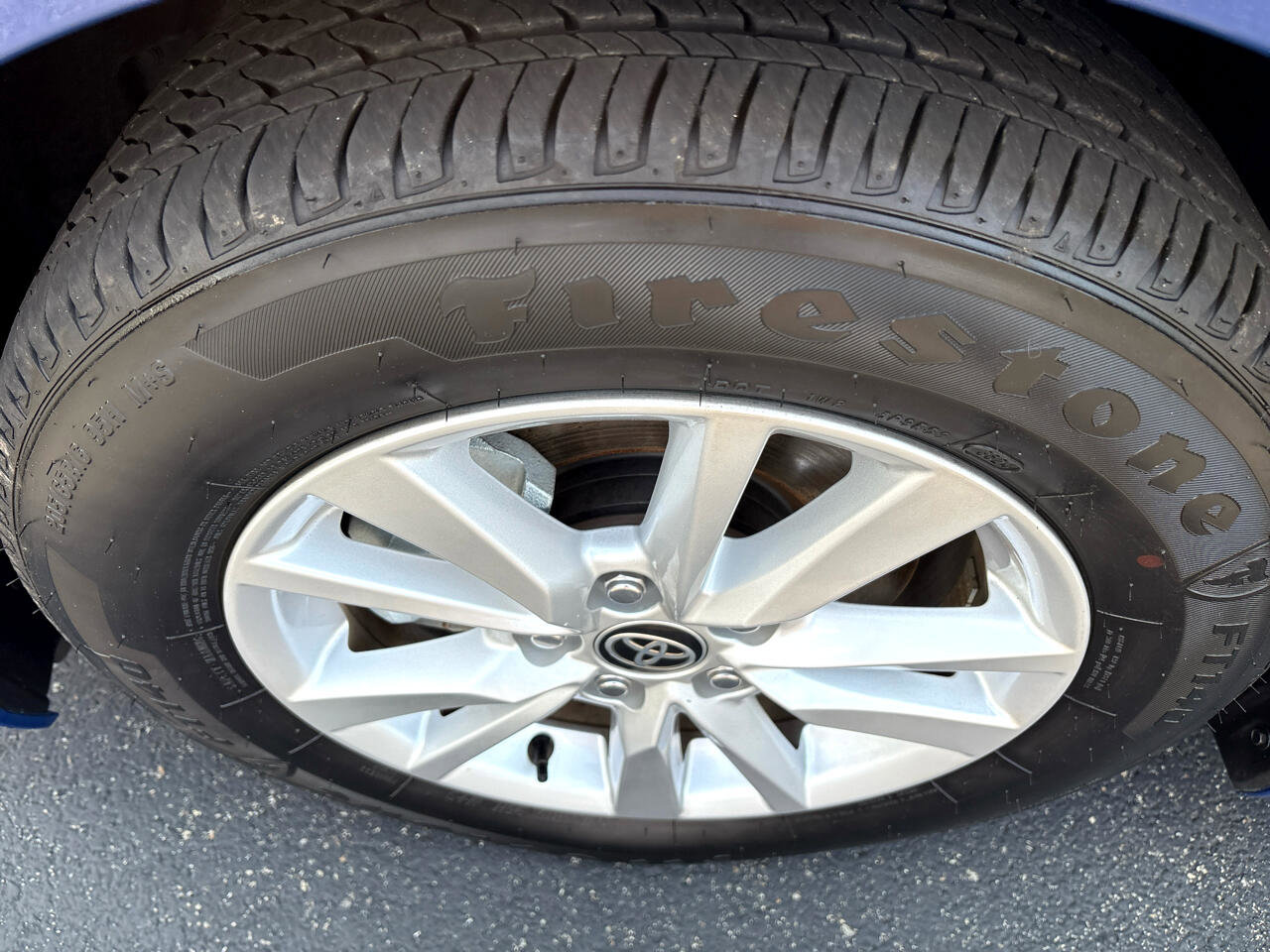 Used 2025 Toyota Camry LE image 10