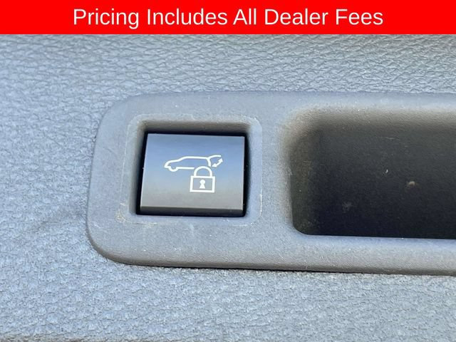 Used 2025 Toyota Sienna XLE FWD image 12