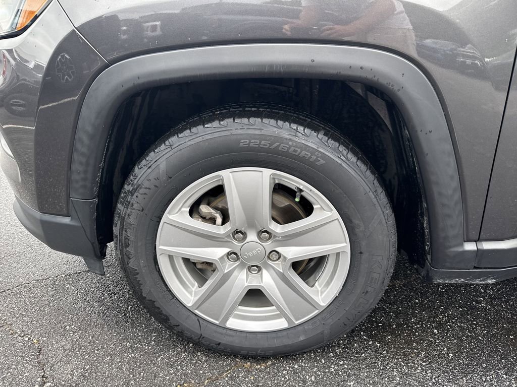Used 2022 Jeep Compass Latitude w/ Sun and Sound Group FWD image 11