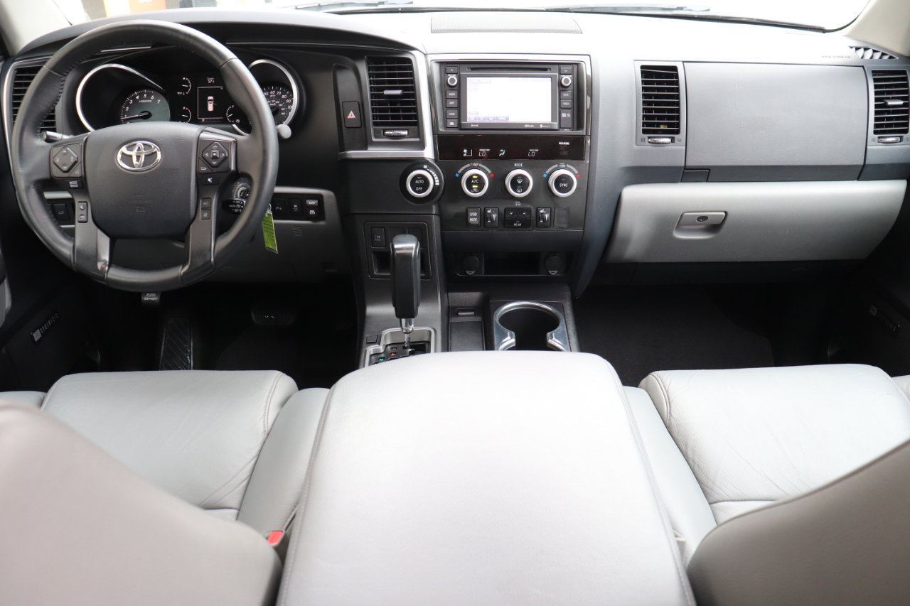 Used 2018 Toyota Sequoia Limited image 35