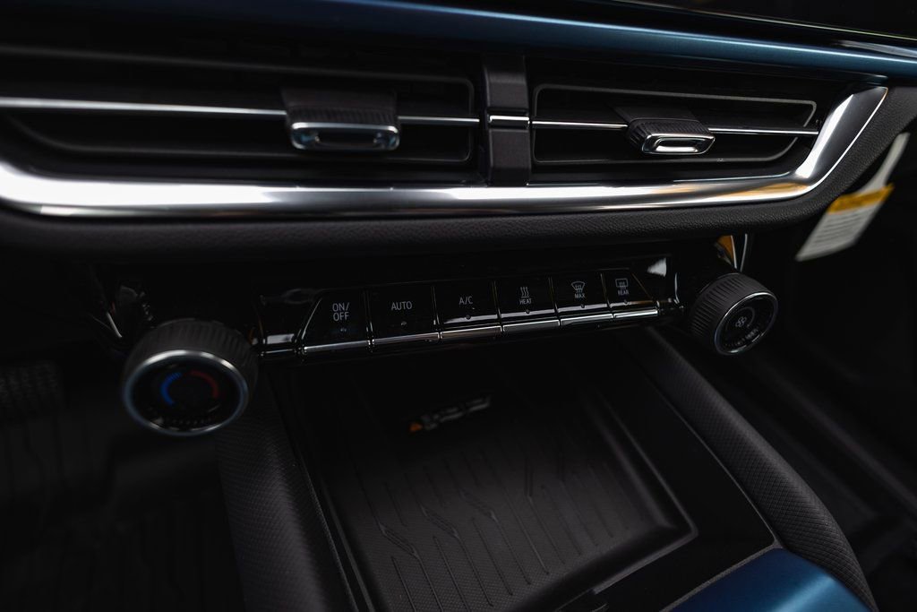 New 2026 Chevrolet Equinox EV LT image 7