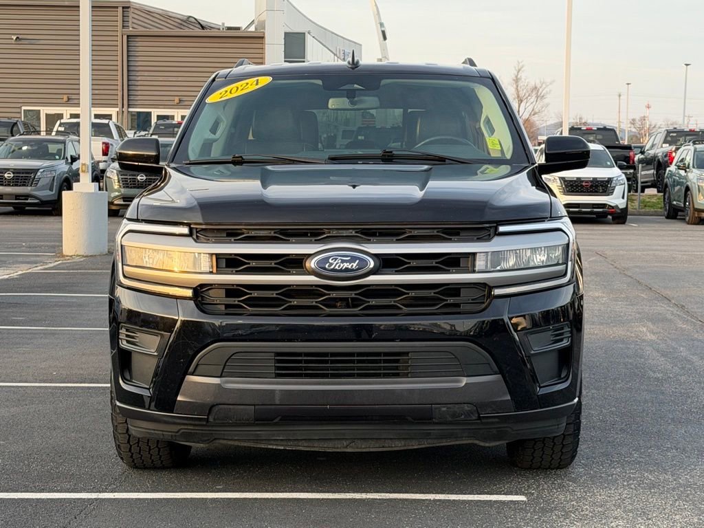 Used 2024 Ford Expedition Max XLT image 10