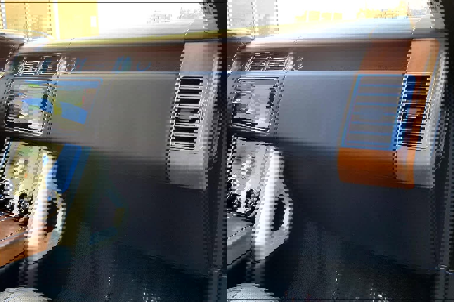 Used 2022 Land Rover Range Rover Westminster Edition image 18