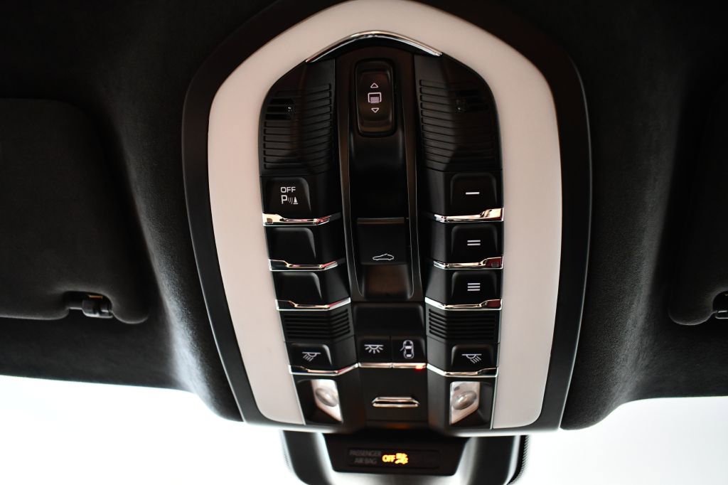 Used 2016 Porsche Macan S w/ Premium Package Plus image 41