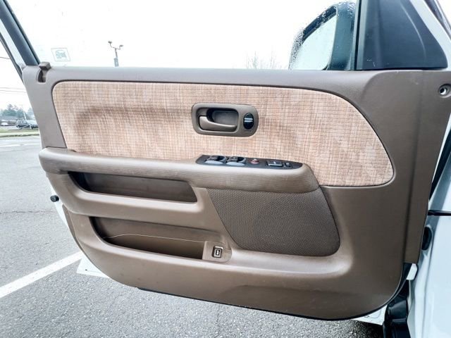 Used 2002 Honda CR-V LX image 17
