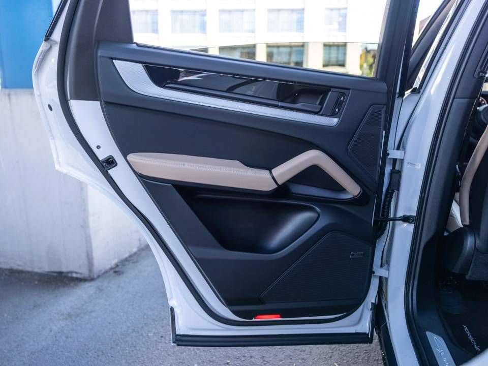 Certified 2026 Porsche Cayenne Coupe AWD/4WD image 31