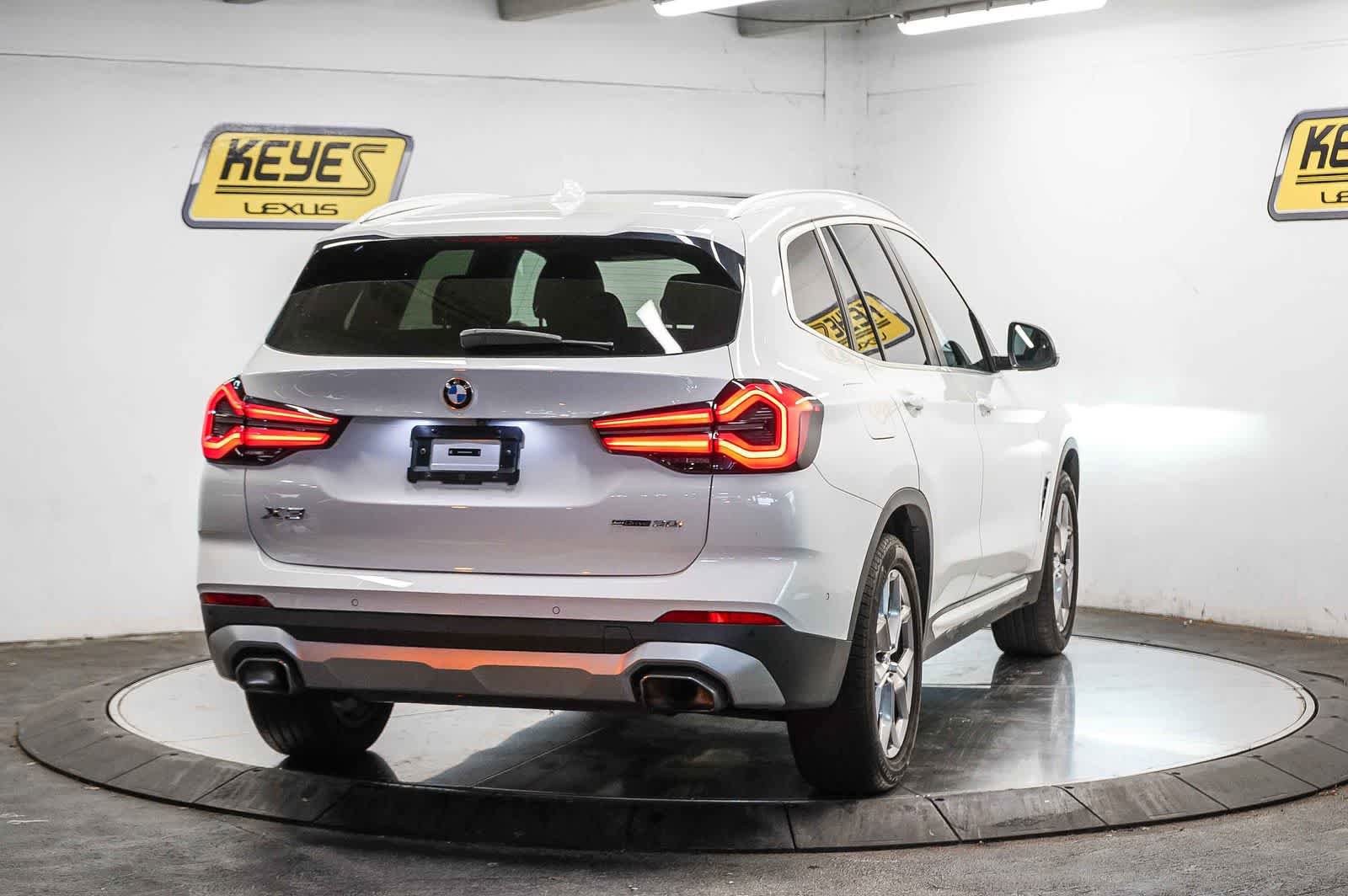 Used 2024 BMW X3 sDrive30i w/ Convenience Package RWD image 4