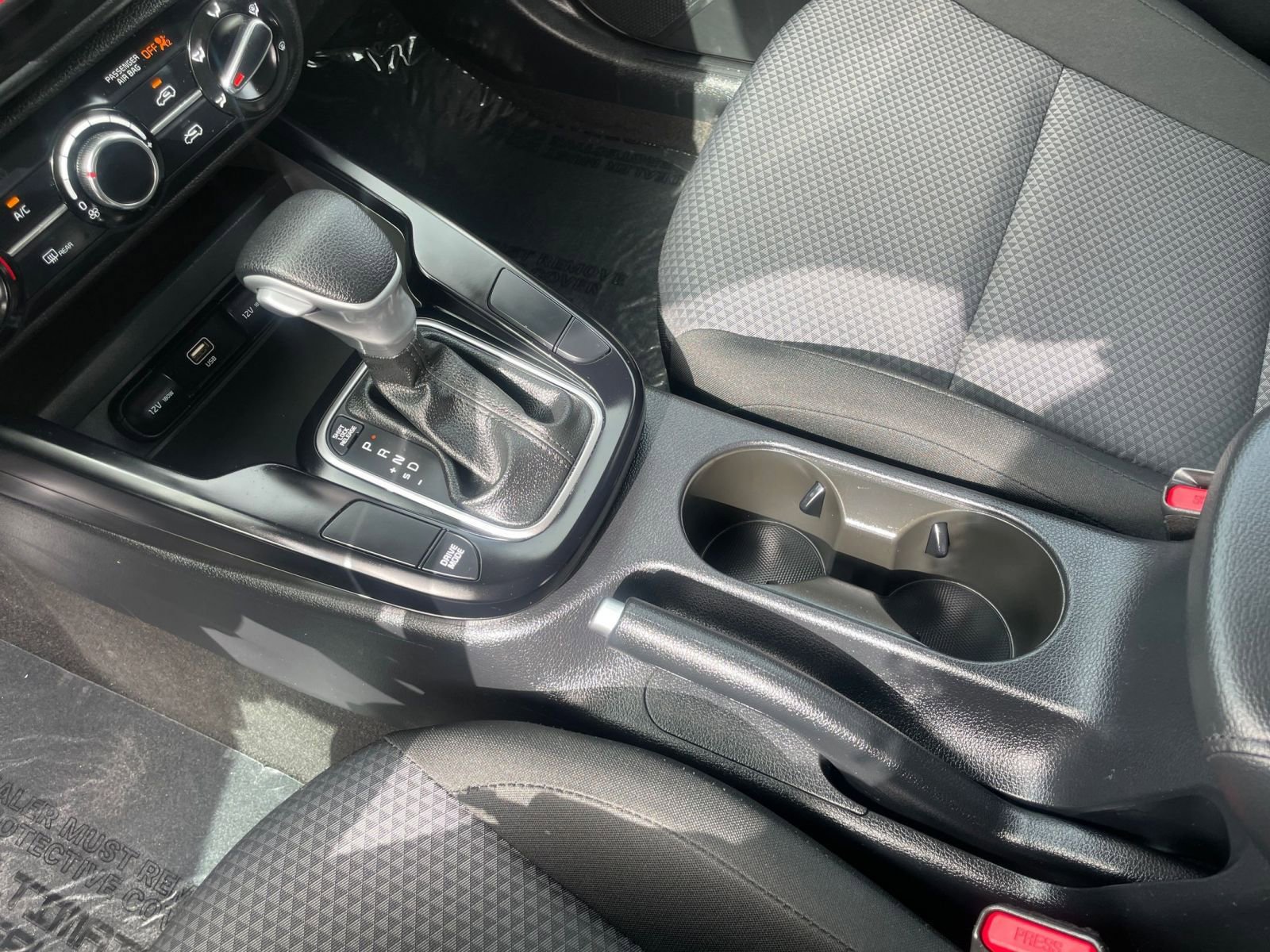 Used 2025 Kia Soul LX w/ LX Technology Package FWD image 41
