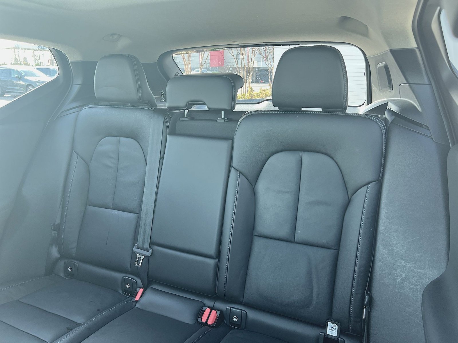 Certified 2024 Volvo XC40 B5 Plus w/ Protection Package Premier image 22