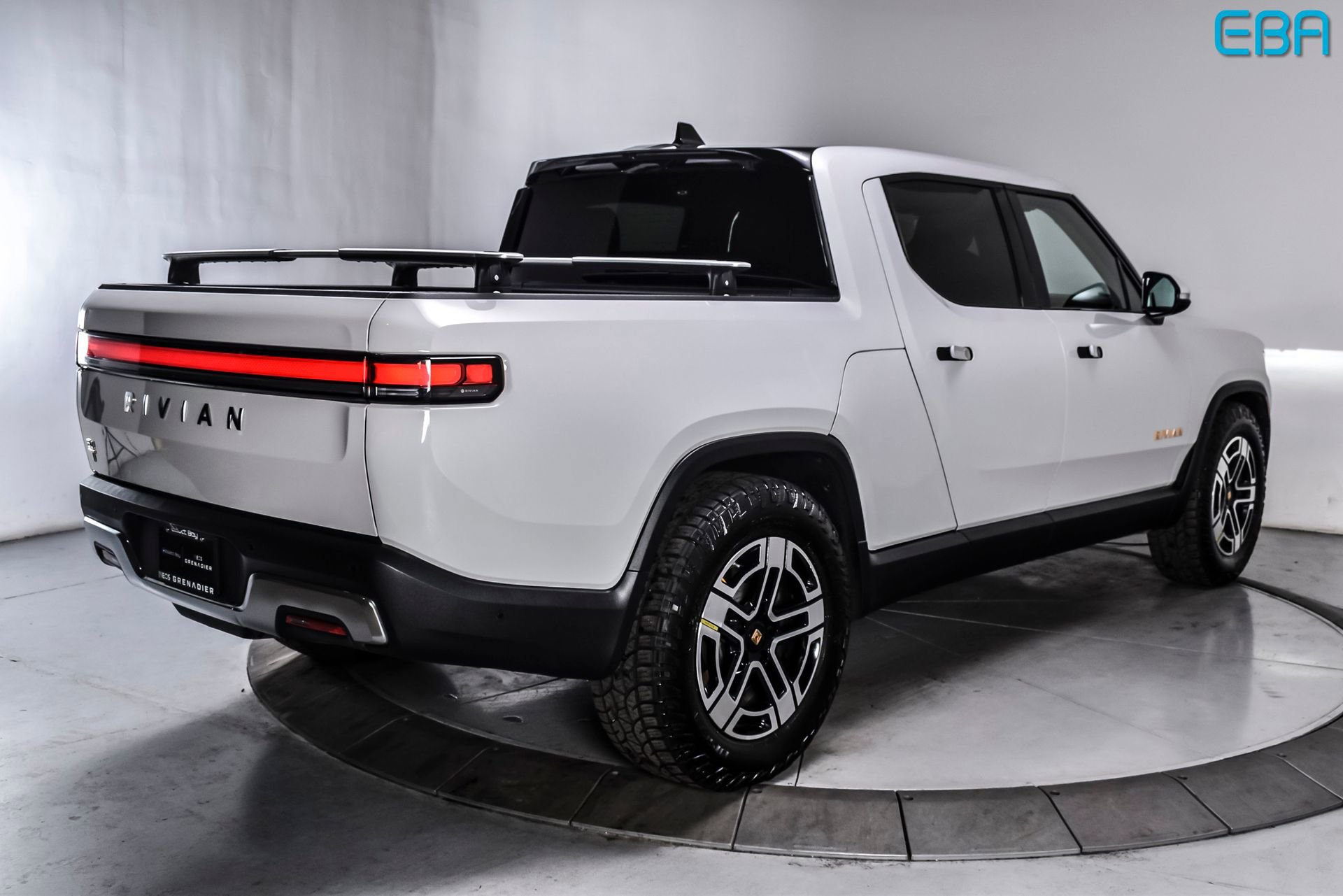 Used 2022 Rivian R1T Adventure AWD/4WD image 4