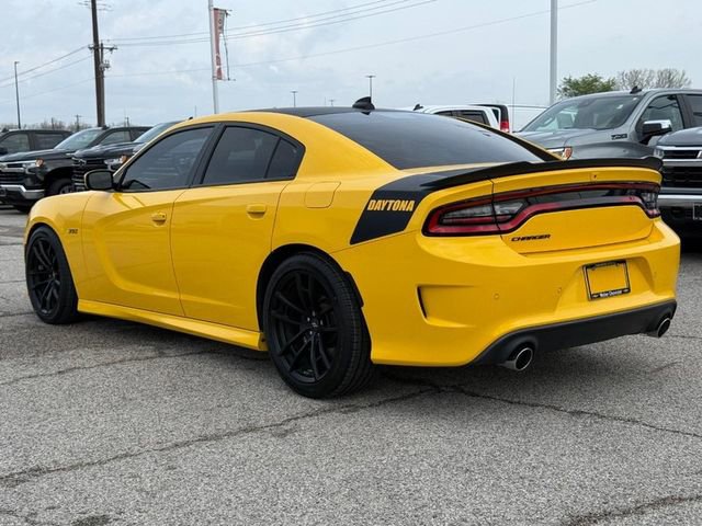 Used 2017 Dodge Charger R/T image 3