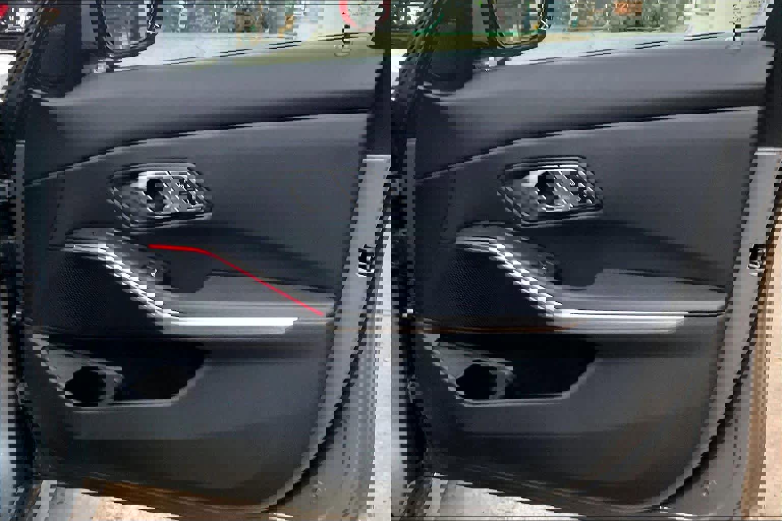 Used 2023 BMW 330e image 26