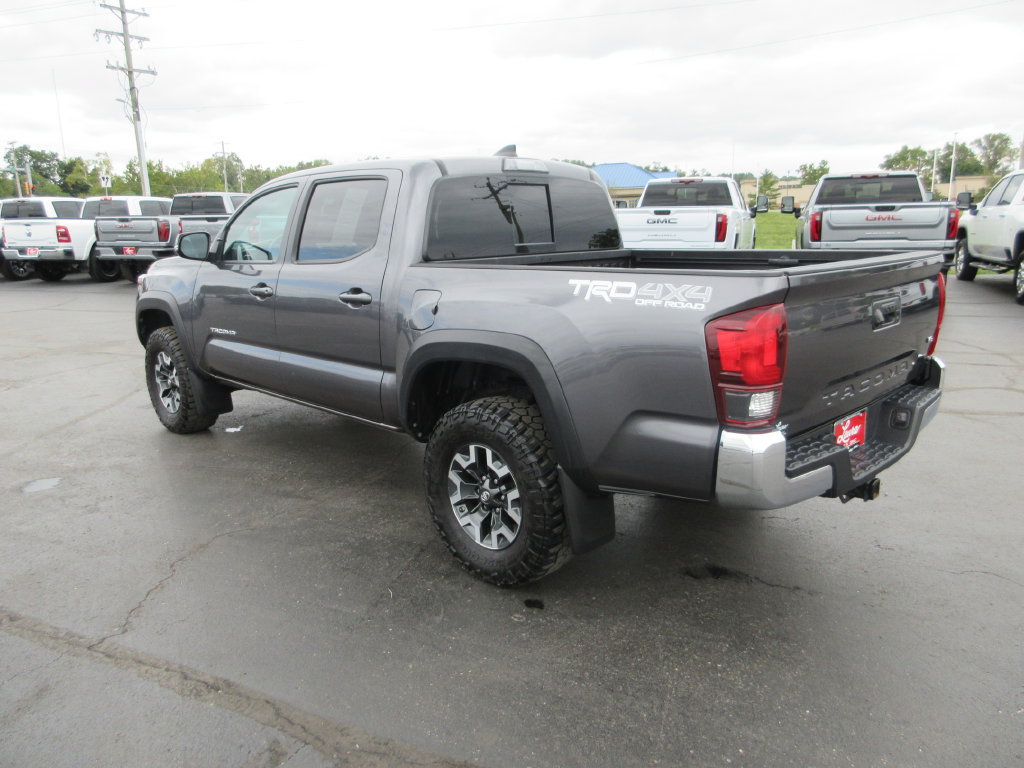 Used 2019 Toyota Tacoma TRD Off-Road AWD/4WD image 9