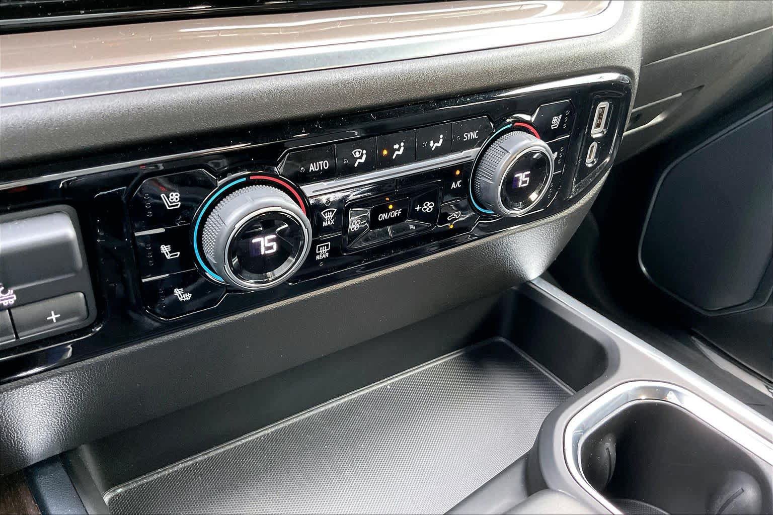 Used 2022 Chevrolet Silverado 1500 High Country w/ High Country Premium Package AWD/4WD image 33