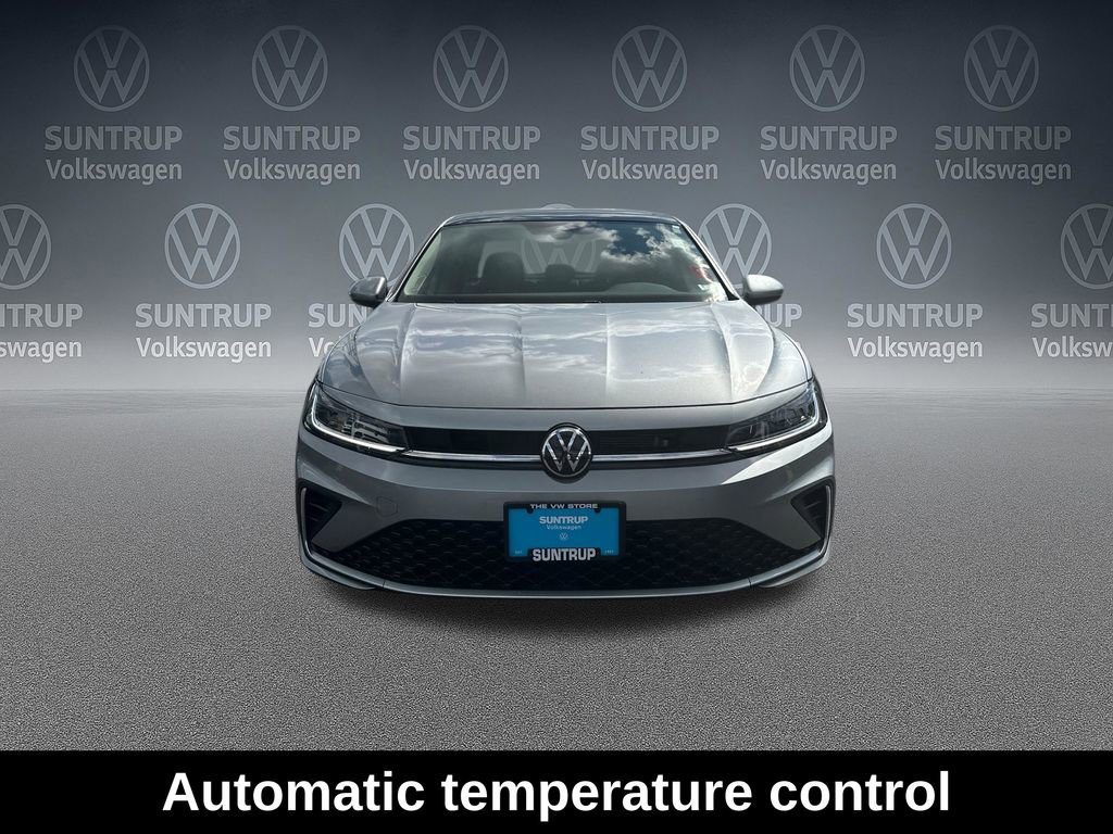 Used 2025 Volkswagen Jetta SE w/ Sunroof Package FWD image 10