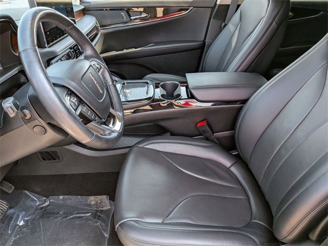 Used 2022 Lincoln Nautilus Reserve image 12