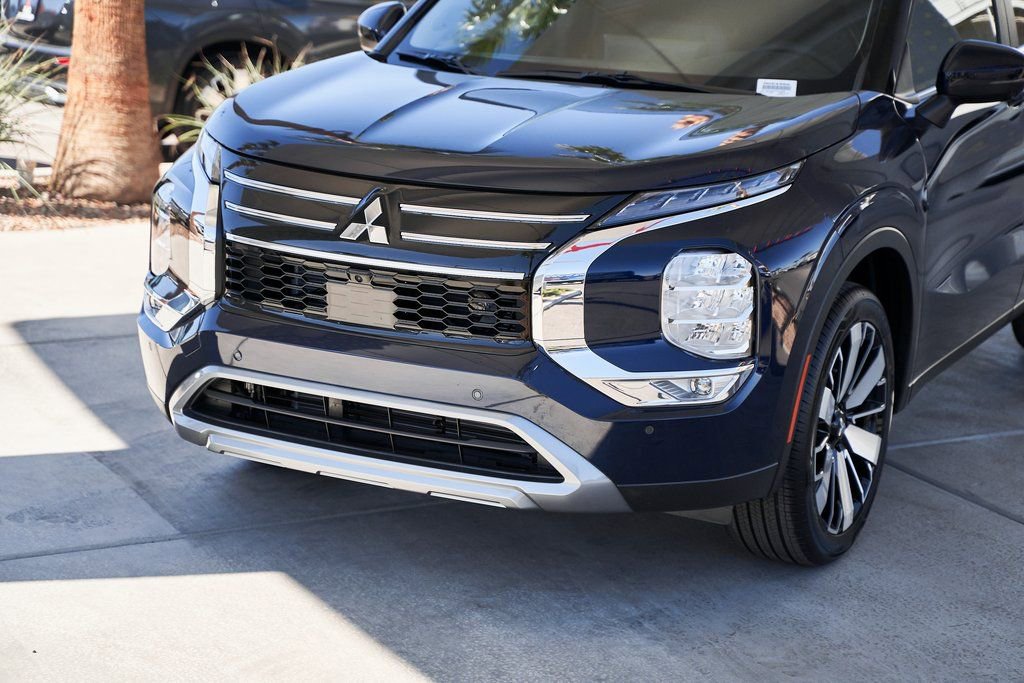 Used 2025 Mitsubishi Outlander SE FWD image 5