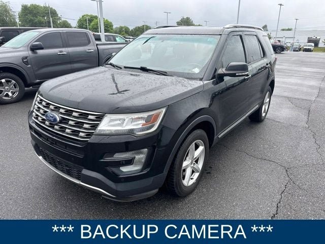 Used 2017 Ford Explorer XLT w/ Equipment Group 202A AWD/4WD image 3