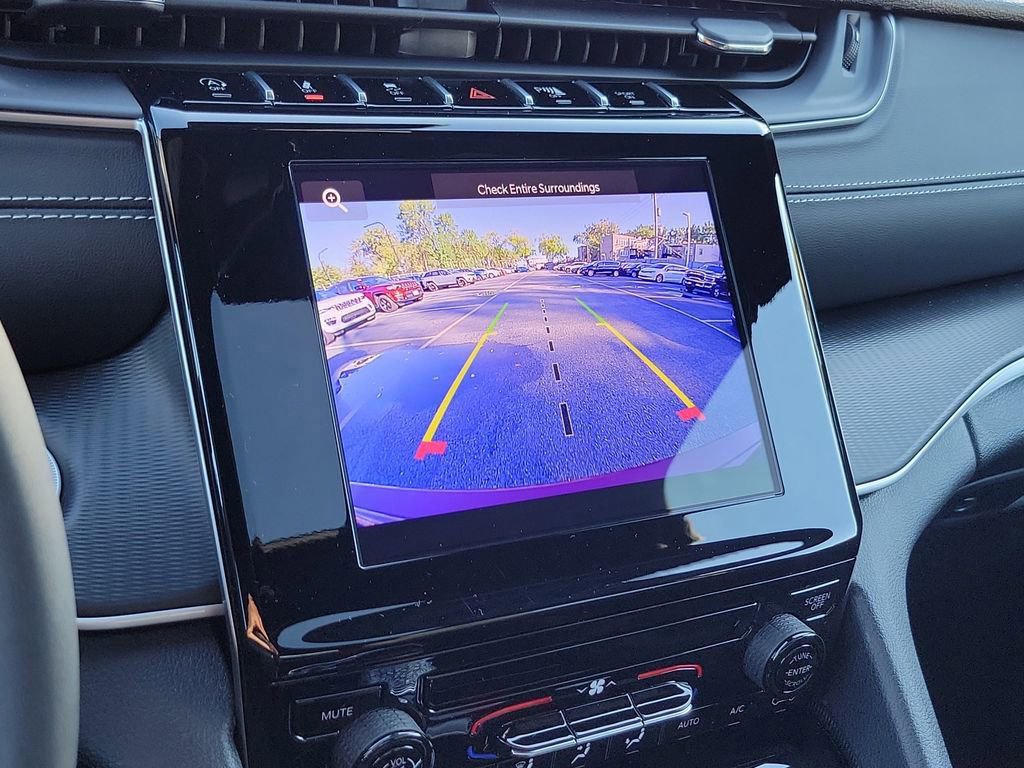 Used 2024 Jeep Grand Cherokee Laredo X w/ Trailer Tow Package image 2