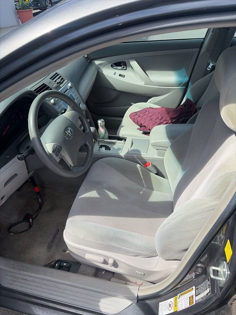 Used 2011 Toyota Camry LE image 8