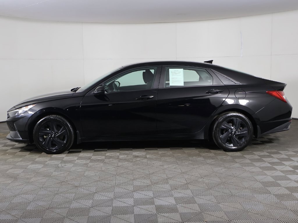 Used 2023 Hyundai Elantra Blue w/ Winter Weather Package image 17